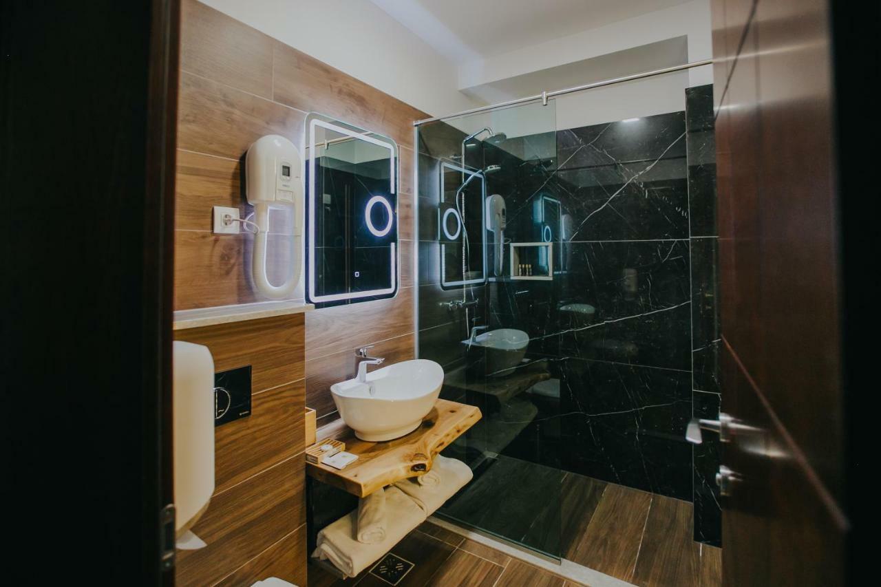 Lostrita - Pastravarie, Hotel & Spa บายามาเร ภายนอก รูปภาพ